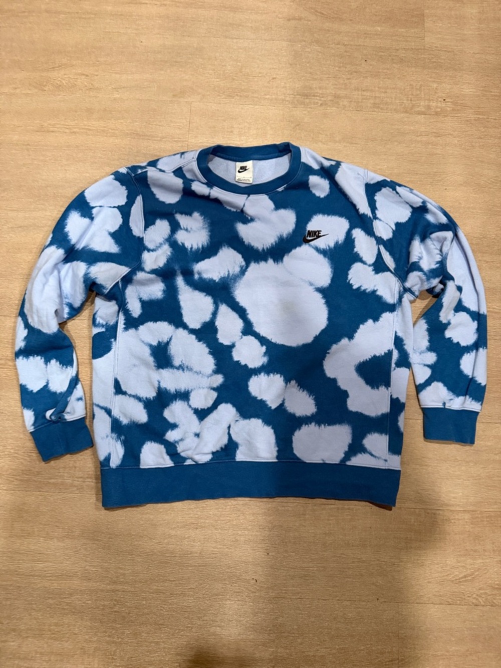 Nike Tie-Dye Crewneck Sweatshirt in Dark Blue and Light Blue